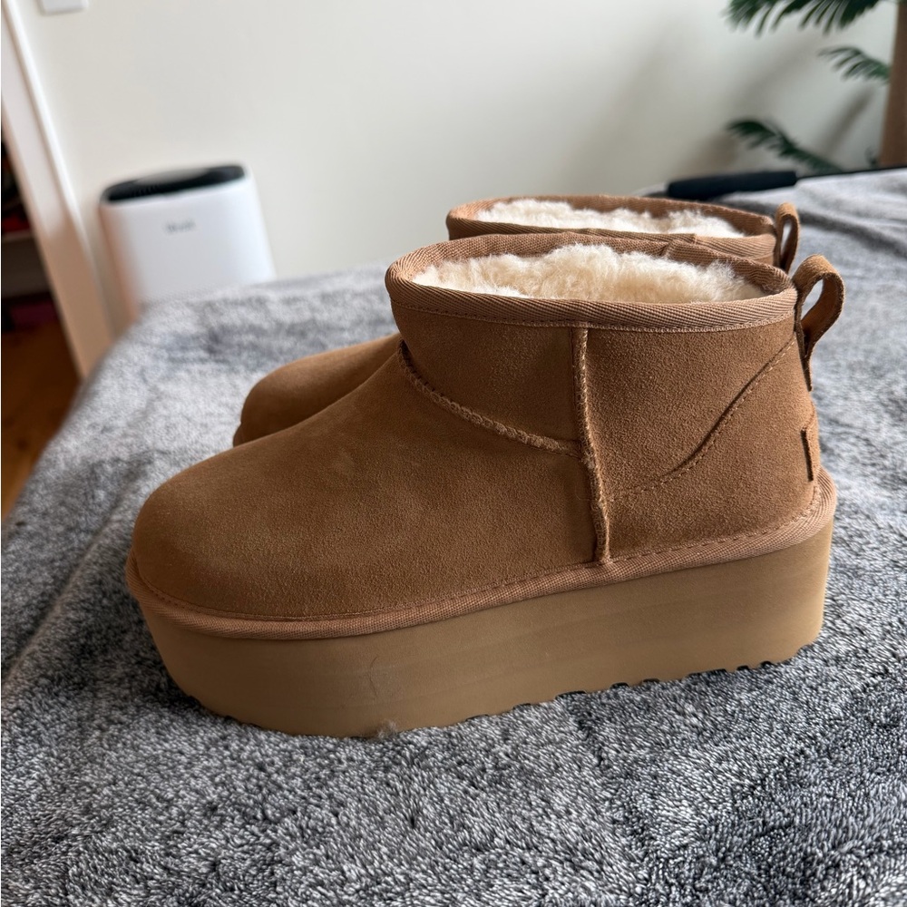 UGG Women’s Classic Ultra Mini Platform Boots in Chestnut Brown
